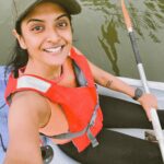 Nivedhithaa Sathish Instagram - Row, row, row your boat Gently down the stream Merrily merrily, merrily, merrily Life is but a dream… ♥️ #Kayaking 🤙🏻 Chennai, India