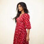 Nivedhithaa Sathish Instagram - I could be red! ♥️ Shot by - @madras_ponnu Makeup - @anushyaa_mua Outfit - @hasliofficial