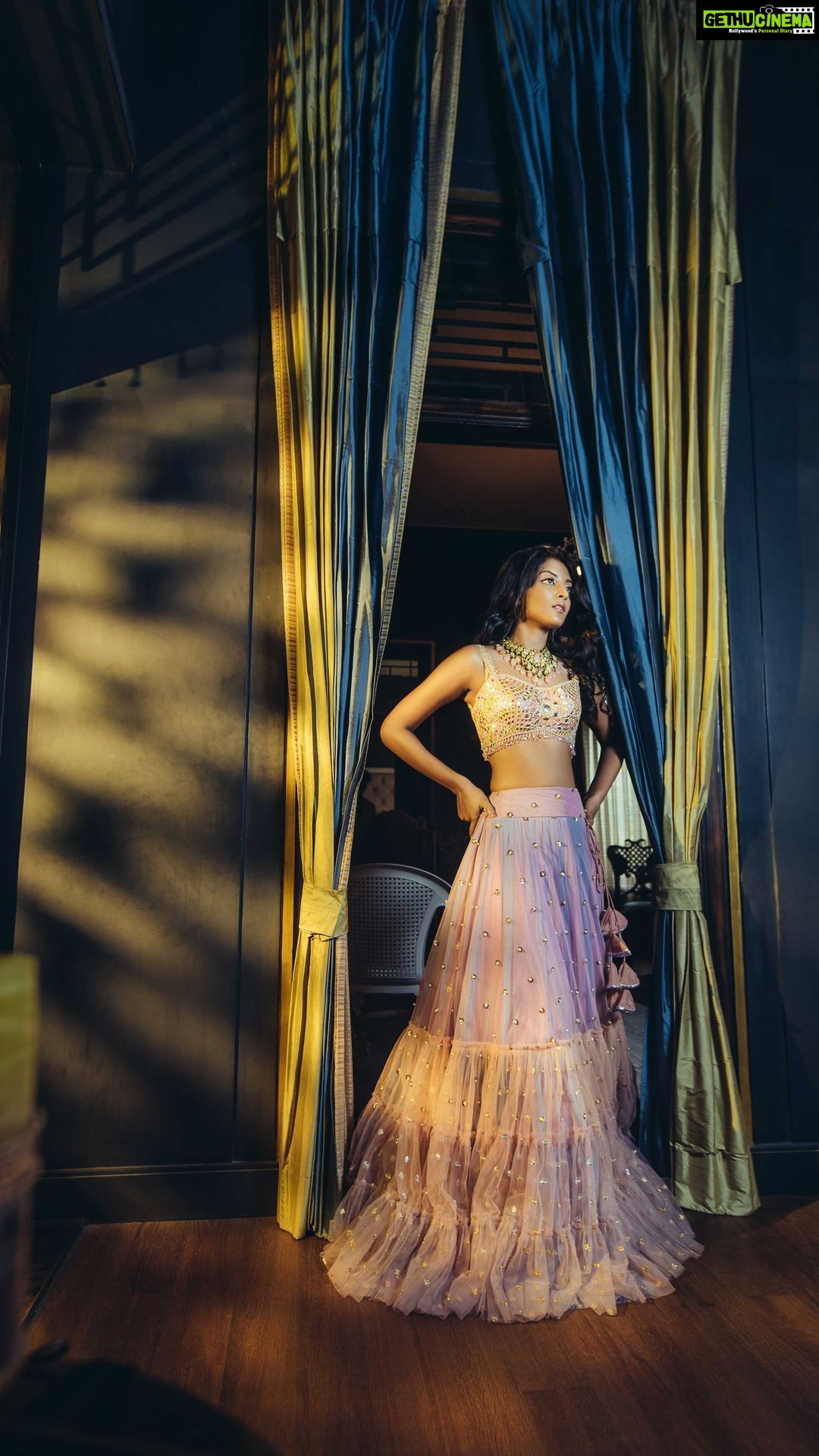 Nivedhithaa Sathish Instagram - Throwback to good times at work! @studio149 X @ganesh_toasty X @salomirdiamond X @mspinkpantherjewel ❤️ . . . . . . . . #BTS #shooting #Throwback #NivedhithaaSathish #Actor #actorslife #artistsoninstagram #artistsofinstagram #artistoninstagram #model #modeling #reels #trending #trendingnow #tamilcinema #tamilactress #chennaiponnu #lifeisbeautiful #reelsinstagram #instadaily #instagram #traveltheworld #travelblogger #traveller #love #beauty #blackandwhite #sillukarupatti #sethumaayirampon #sillukaruppatti