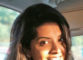 Nivedhithaa Sathish Instagram - You could call it “Keeping up with the trend” or just “Beating boredom during lockdown” Nevertheless, As pure as I wanna be! ❤️ #EverythingAtOnce #NivedhithaaSathish #Actor #actorslife #artistsoninstagram #artistsofinstagram #artistoninstagram #model #modeling #modellife #reels #trending #trendingnow #tamilcinema #tamilactress #chennaiponnu #lifeisbeautiful #reelsinstagram #instadaily #instagram #traveltheworld #travelblogger #traveller #love #beauty #blackandwhite #blackandwhiteportrait #sillukarupatti #sethumaayirampon #sillukaruppatti