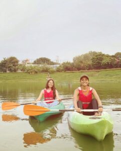 Nivedhithaa Sathish Instagram - Row, row, row your boat Gently down the stream Merrily merrily, merrily, merrily Life is but a dream… ♥️ #Kayaking 🤙🏻 Chennai, India