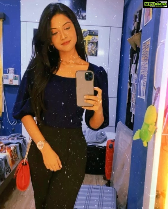 Nivedhithaa Sathish Instagram - #OOTD #HUJI 😉