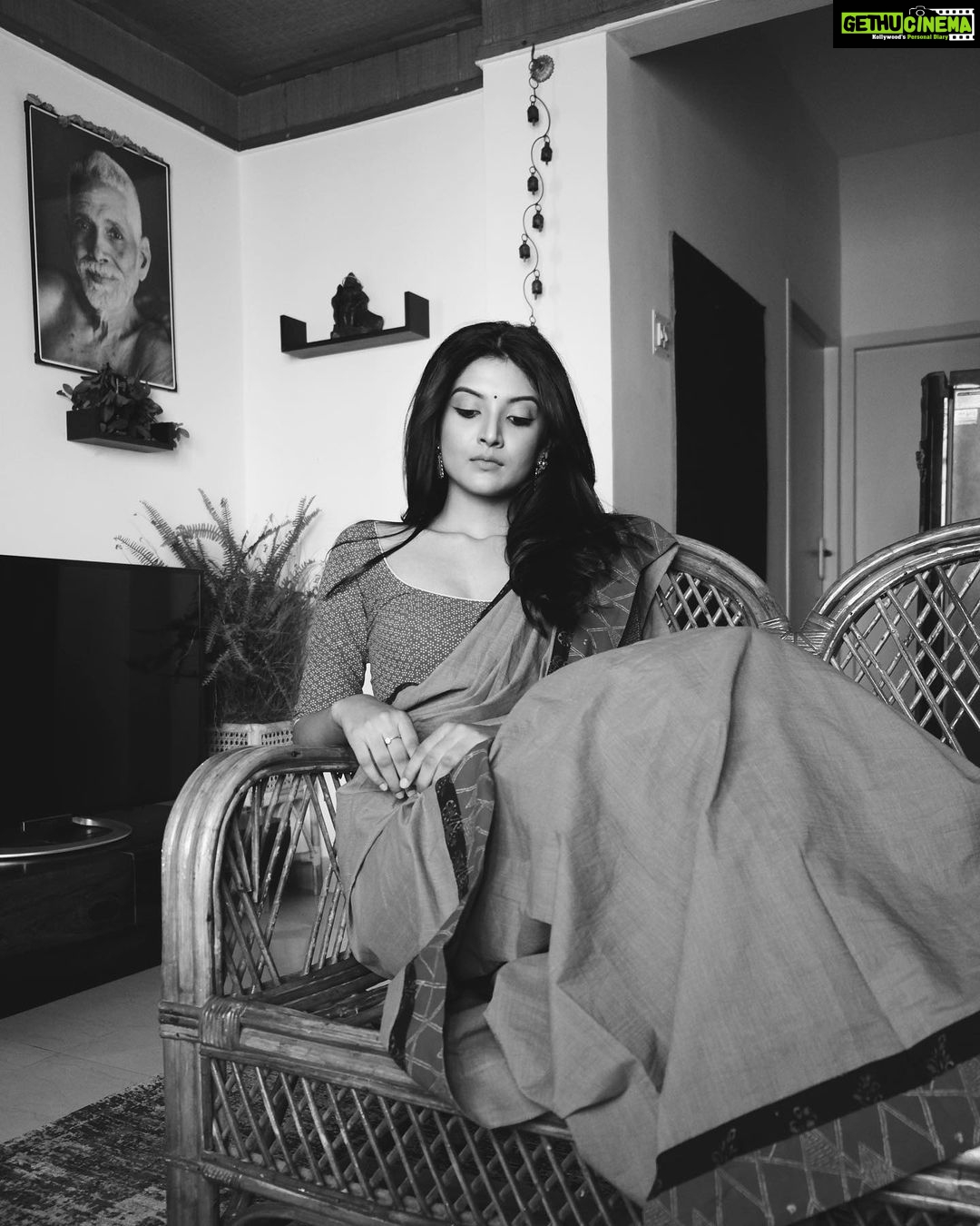 Nivedhithaa Sathish Instagram - Fresh out a black and white movie 🎬