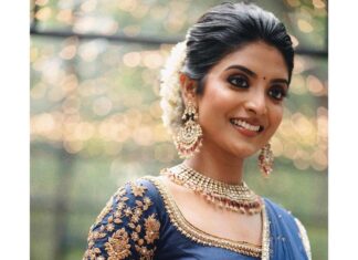 Nivedhithaa Sathish Instagram - @anjushankarofficial 💙 Shot by @sarancapture Mua - @artistrybyolivia Hair - @hairstylistkumar Jewelry - @aaranyarentaljewellery