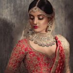 Nivedhithaa Sathish Instagram - ♥️ @aaranyarentaljewellery @studio149 @parvathamsuhasphotography @anushyaa_mua @hairytalebykomal #indianjewllery #redlehenga #bridalmakeup #bridaljewelry #northindianwedding #northindianjewellery #bride #necklace #earrings #bangles #tradionaljewellery #bollywood #nivedhithaasathish #wedding #weddinginspiration #lehenga