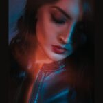 Nivedhithaa Sathish Instagram - I ain’t goin’ anywhere 🥂 Shot by - @aj_ajay_kumar Makeup - @abhiramisivakumar #NivedhithaaSathish