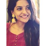Nivedhithaa Sathish Instagram - Amma-Nana’s Favv Picture! ❤️ Candidly Caught by my very own little one - @vijay_aadhi_10 😘 #Throwback #Sankrathi 🍃