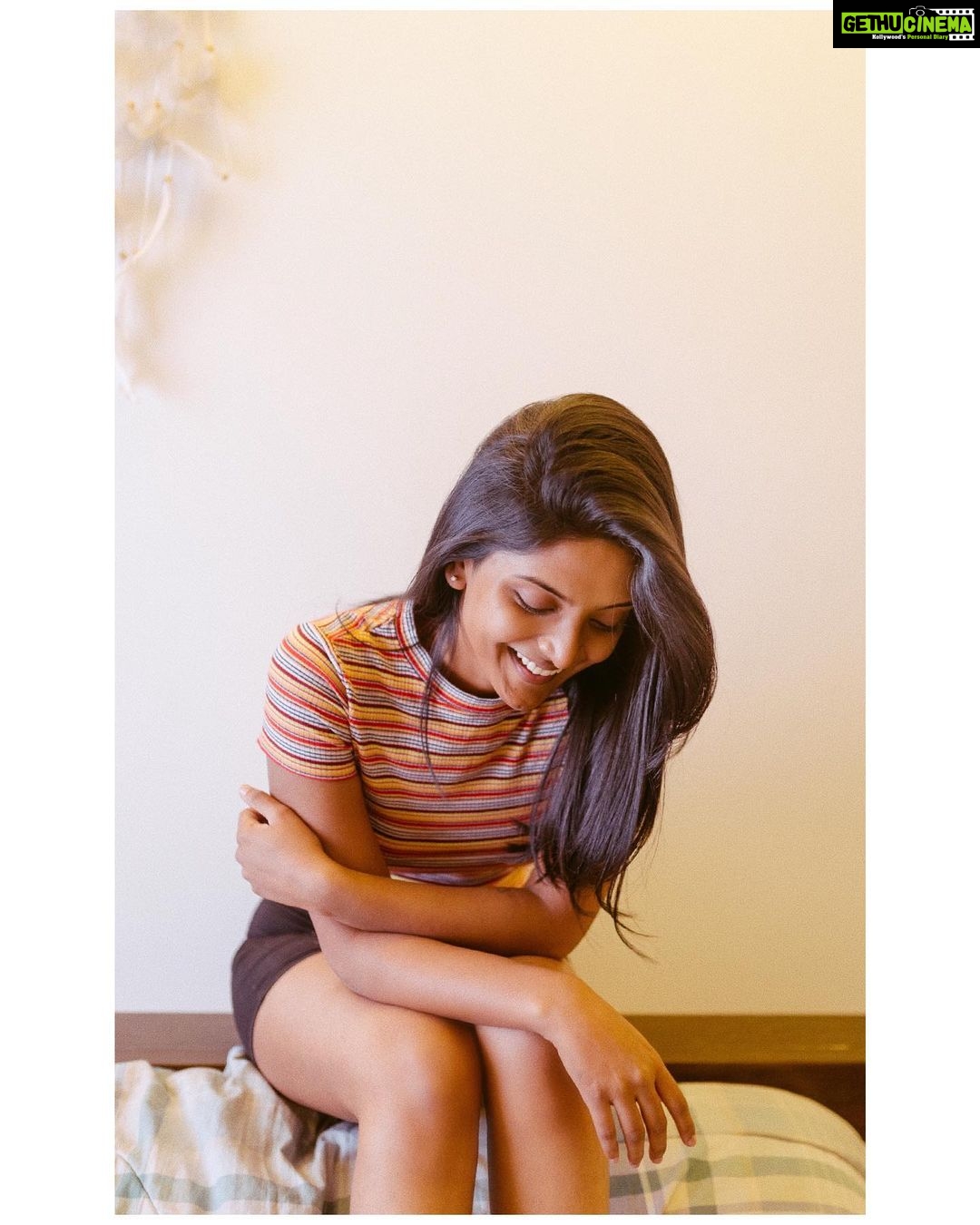 Nivedhithaa Sathish Instagram - Someday, sometime, may be years together. Whatever you wanted to be, for what you stayed up waiting so long, and all your dreams in life. Trust me everything is gonna be true, only because you believed in it. That it's all yours and stood strong! Life is all about your thoughts and how you act! Everything happens for a reason :) . Candidly Caught by @aishwaryashok ❤️ #NivedhithaaSathish