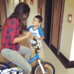 Nivedhithaa Sathish Instagram - In conversation about the brake fixing with my little boss! #HappyChildrensDay #FavoriteThrowback ❤️