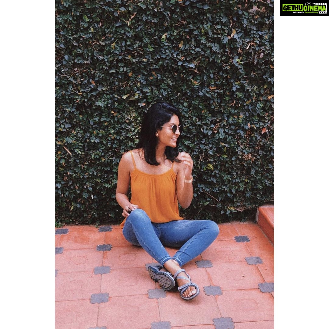 Nivedhithaa Sathish Instagram - #ThrowbackSaturday for a change xD 🍁 Yercaud