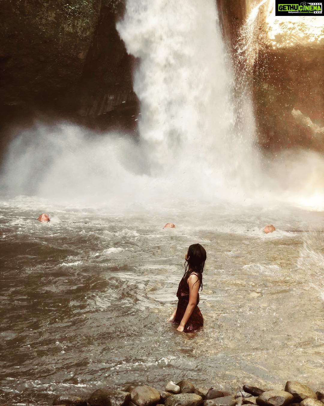 Nivedhithaa Sathish Instagram - Not all classrooms have four walls. #WildDreams Tegenungan Waterfall
