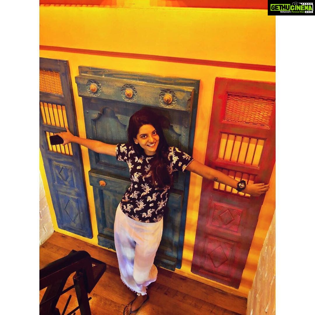 Nivedhithaa Sathish Instagram - May your life be as colourful as my background, Happy Holi lovelies 🐶