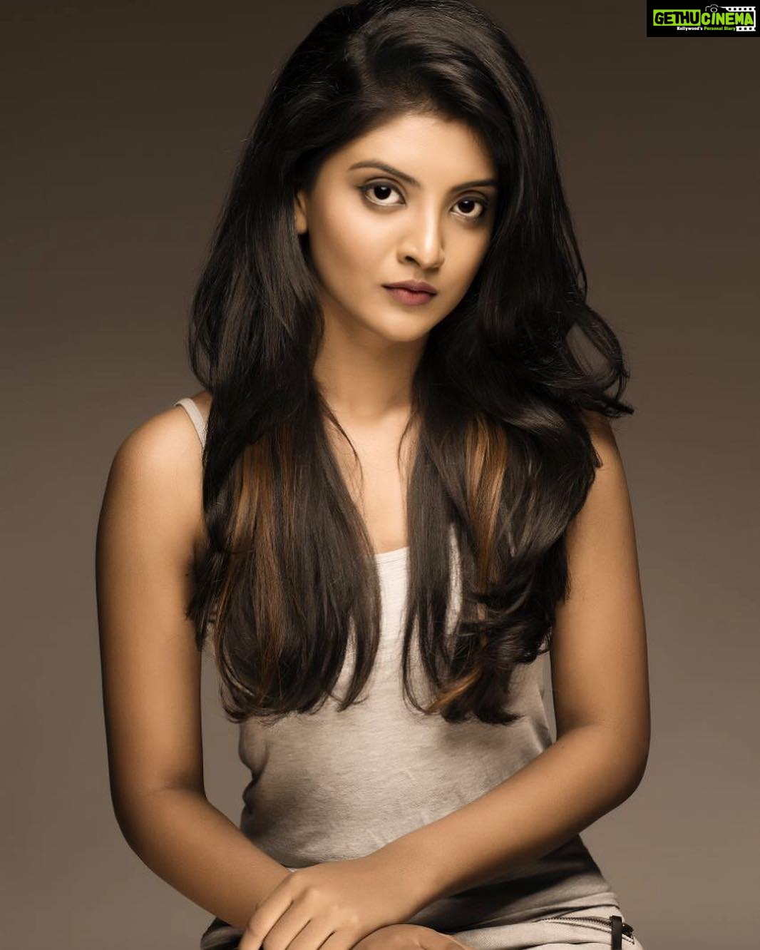 Nivedhithaa Sathish Instagram - @navneethbalachanderan 🥂