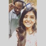 Nivedhithaa Sathish Instagram - With my favvvvvvvourite! @directorbramma 😎♥️ #MagalirMattum 🔥
