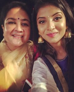 Nivedhithaa Sathish Instagram - Urvasi ma'am says Hi to all of you in Instagram! 💁🏻#MagalirMattum #Audiolaunch #Urvasi