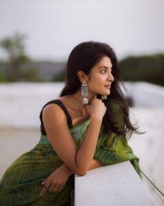 Nivedhithaa Sathish Instagram - 🍃 

Shot by - @madras_ponnu