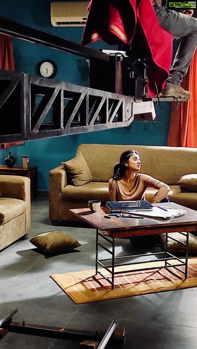 Nivedhithaa Sathish Instagram - 45 days in a jiffy, all for the god damn pressure of Instagram reels. 🙄 Heyy I’m joking ya, here’s the #AnyasTutorial BTS 👻 #AnyasTutorialOnAHA Screaming Now! @pallavi712 @sowmya_sharma18 @shobuy_ @arkamediaworks_official @kesavanmagan @ahavideoin @ahatamil #NivedhithaaSathish #reginacassandra