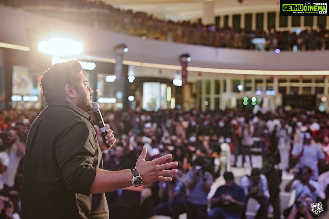 Nivin Pauly Instagram - Team Mahaveeryar at Thiruvananthapuram! 🥰❤️❤️❤️ #Mahaveeryar, releasing worldwide on July 21. 🔮📿 👮🏽♀️ 👑⚖️ @lulumalltvm @asifali @shanvisri #Abridsbine #PSShamnas #LuluMallTVM Lulu Mall Trivandrum
