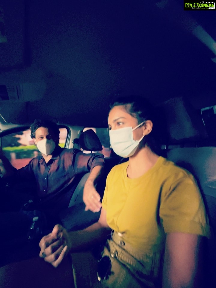 Pallavi Sharda Instagram - Movie making is high tech. Some Corrie-Alexi juice dropped tonight on @foxtel’s #TheTwelve, directed by the awesome @greg_mclean_ 🎥 Really gets you in the heart chakra 😂 And yes I was channeling my inner ‘I’m driving an ambassador in a 1950s Indian film studio’. 🚘