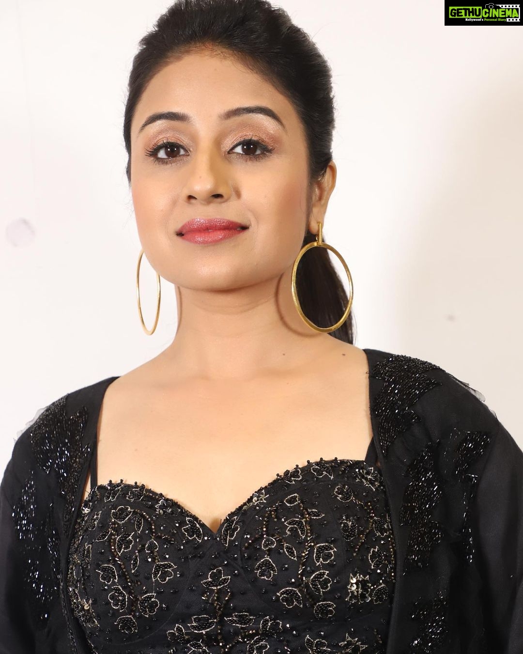Paridhi Sharma Instagram - Dare to try. #black #picmood #instapic #actors #paridhisharma