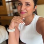 Parineeti Chopra Instagram - My focus is always on being productive and in that process, my Fire-Boltt Smartwatch helps me to destress with its tremendous features. Where do I even begin- starting from a magical display to features like Bluetooth calling, active health tracking, and MUSIC CONTROL, it has it all! Now, it’s your chance to get yourself a Fire-Boltt Smartwatch! Go follow @fireboltt_ and participate in their 1000 Smartwatch Giveaway! 😊 You can also avail extra 10% using my code Parineeti01 on Fireboltt.com #FindYourFire #WATCHoutforthebest #Fireboltt #FirebolttNo1 #collab