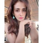 Parul Yadav Instagram - The sun, the sea and the star😜😜😜 channeling my inner Hedy Lamar!! #HelloSunday #SundayStyle #SundayStyleEdit #SundayStyleVibe #SelfieDump #SelfieMood #SelfieMode #TravelOOTD #TravelStyles #WhiteAndBlue #ByTheSeaSide #YummyFoods #YummyForMyTummy #Athens #AthensVibe #AthensGreece #GreeceTravel #LoveGreece #GreeceLife #PYStyleFile #HedyLamarr Athens, Greece