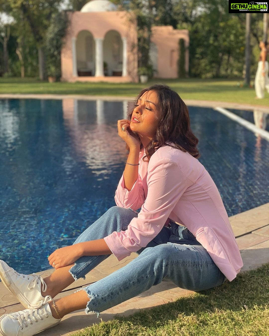 Payal Rajput Instagram - I tried to be normal once .. Worst two minutes of my life 😎 Lensed @milind_misal 😎 Mua @dineshshinde26 Hair @hairby_vijaya