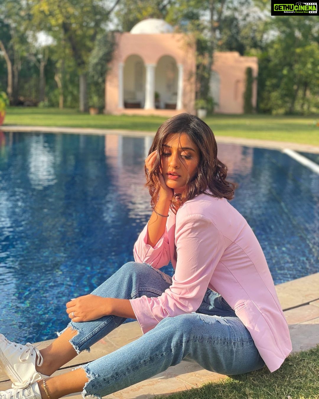Payal Rajput Instagram - I tried to be normal once .. Worst two minutes of my life 😎 Lensed @milind_misal 😎 Mua @dineshshinde26 Hair @hairby_vijaya
