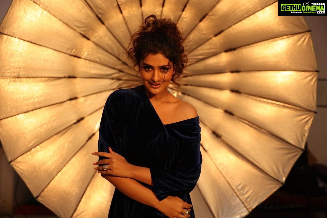 Payal Rajput Instagram - Look into my eyes ,itโs where my demons hide ๐ ๐ธ @donga.prashant007 Mua @dineshshinde26 Hair @hairmakeupbypriyanka