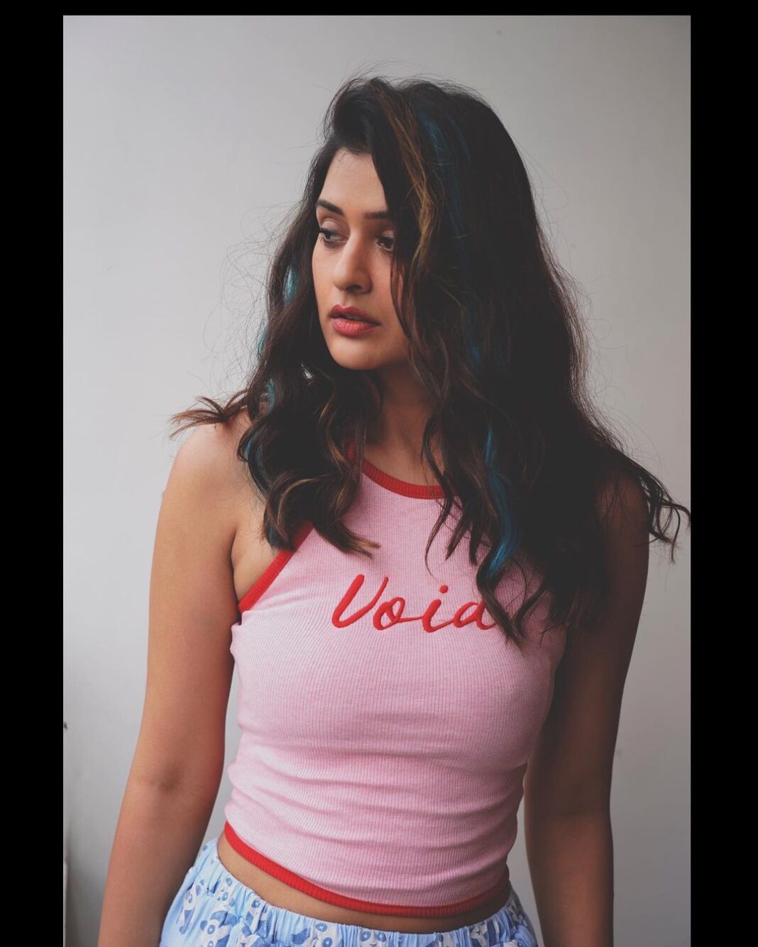 Payal Rajput Instagram - When photographer asked a sleepy head to pose .. Me : 😴😴😴