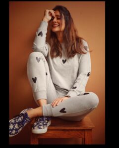 Payal Rajput Instagram - My Dil goes hmm mmm🖤🖤🖤
.
Wearing @vesture_desire 🖤