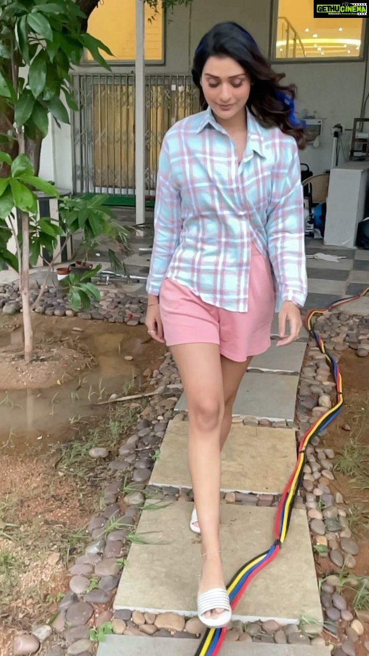 Payal Rajput Instagram - Kuch to Bata zindgi 🐾 #lifeisajourney 🐾 #keepgoing 🐾