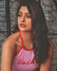 Payal Rajput Instagram - When photographer asked a sleepy head to pose ..
Me : 😴😴😴