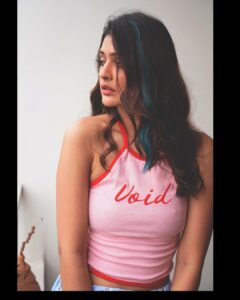 Payal Rajput Instagram - When photographer asked a sleepy head to pose ..
Me : 😴😴😴