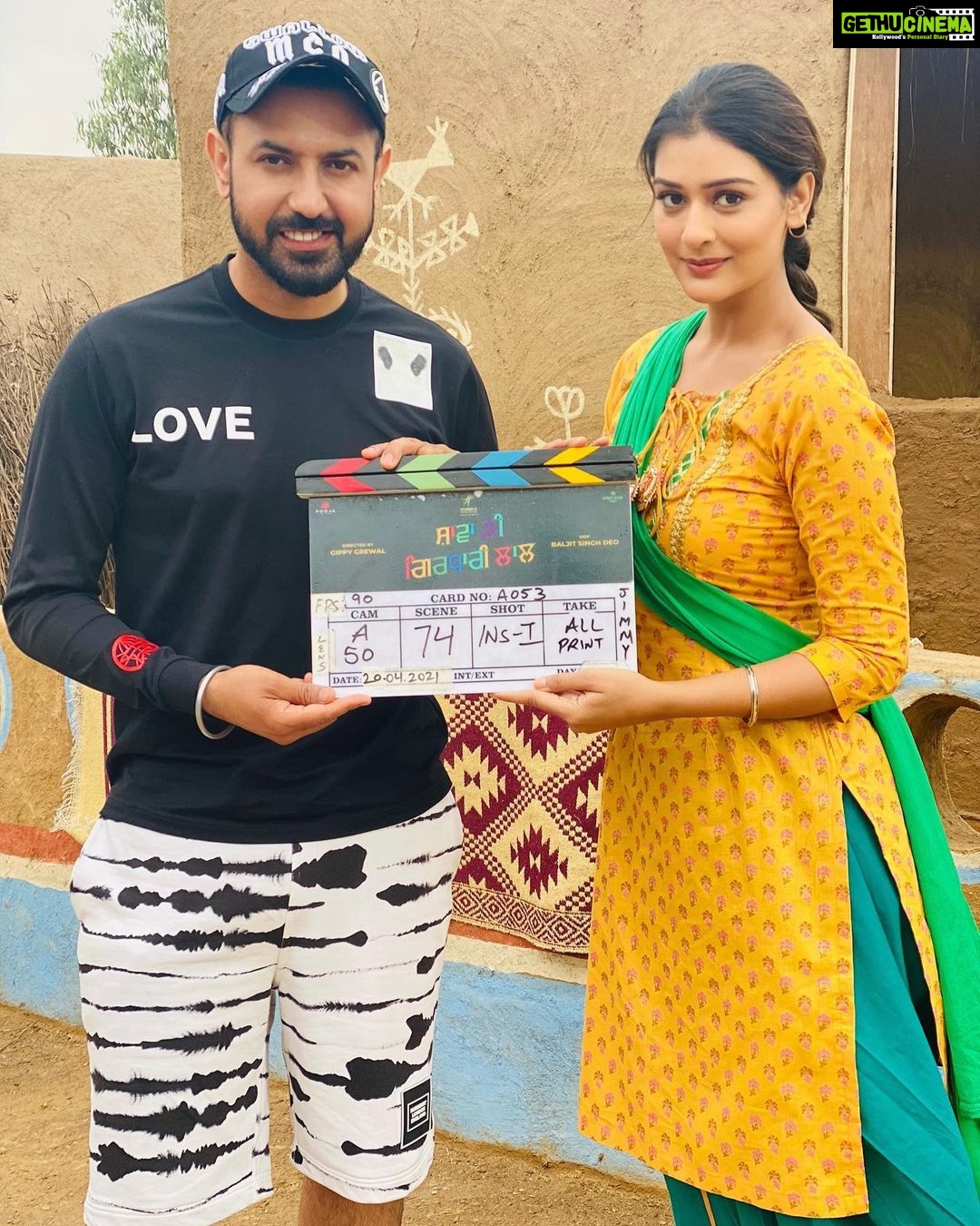 Payal Rajput Instagram - Super excited 🎬 Sharing screen space With my all time favourite @gippygrewal 🥰 On floor with punjabi movie #shavanigirdharilal 🎬