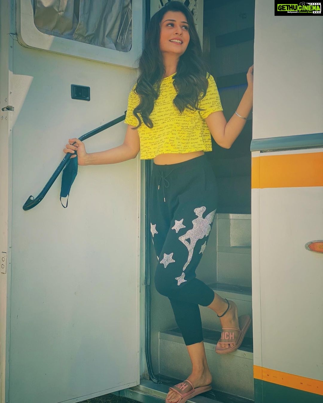 Payal Rajput Instagram - #vanitydairies 🚌—— 🚌 ... P.c @r_hairmakeupbypriyanka Wearing @vidhicollection_lokhandwala