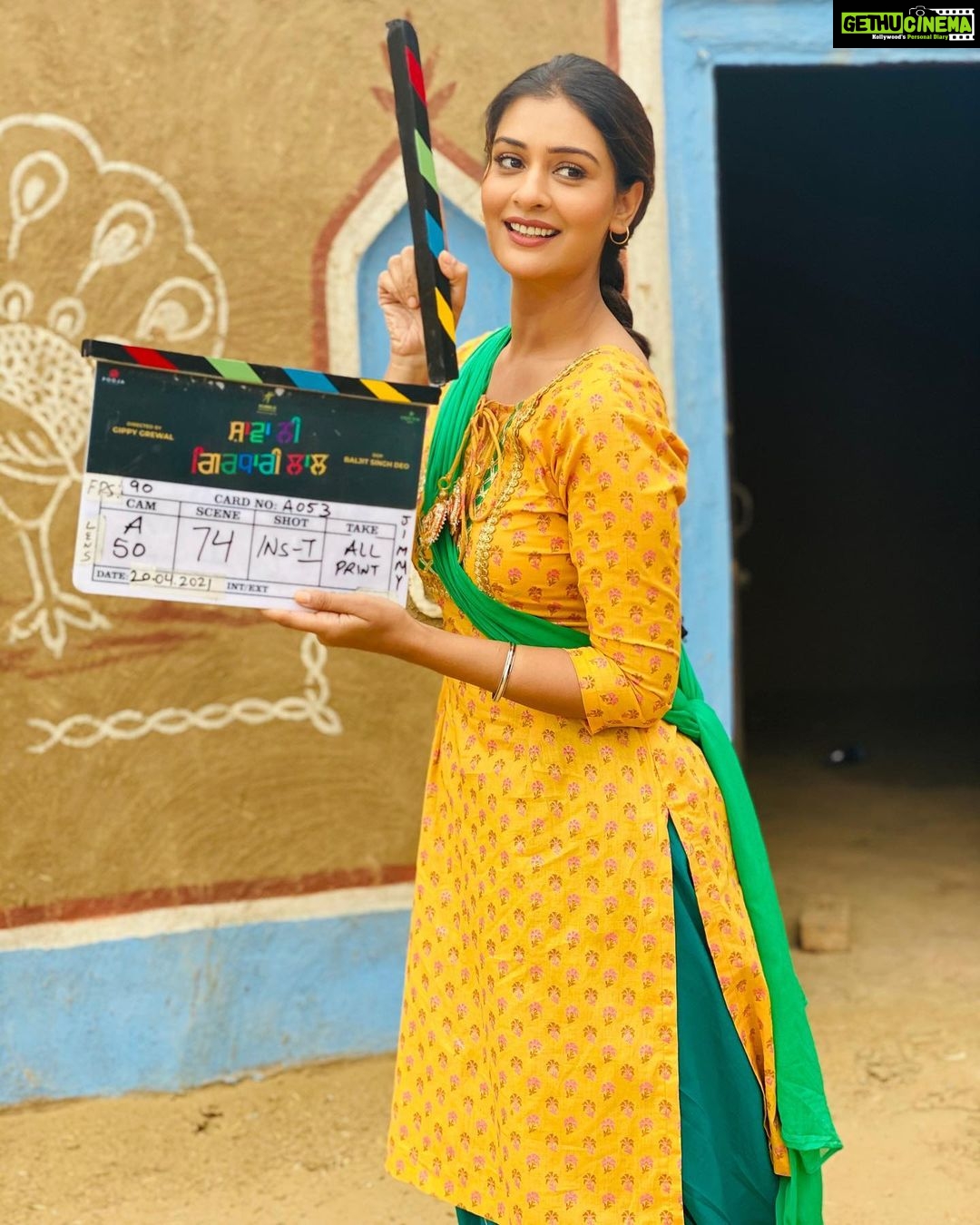 Payal Rajput Instagram - Super excited 🎬 Sharing screen space With my all time favourite @gippygrewal 🥰 On floor with punjabi movie #shavanigirdharilal 🎬