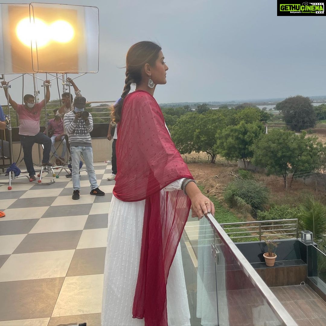 Payal Rajput Instagram - Light 💡Camera 🎥 & Action 🎬 LaLALaLa....I’m living the life of my Dream 💠#anactorslife