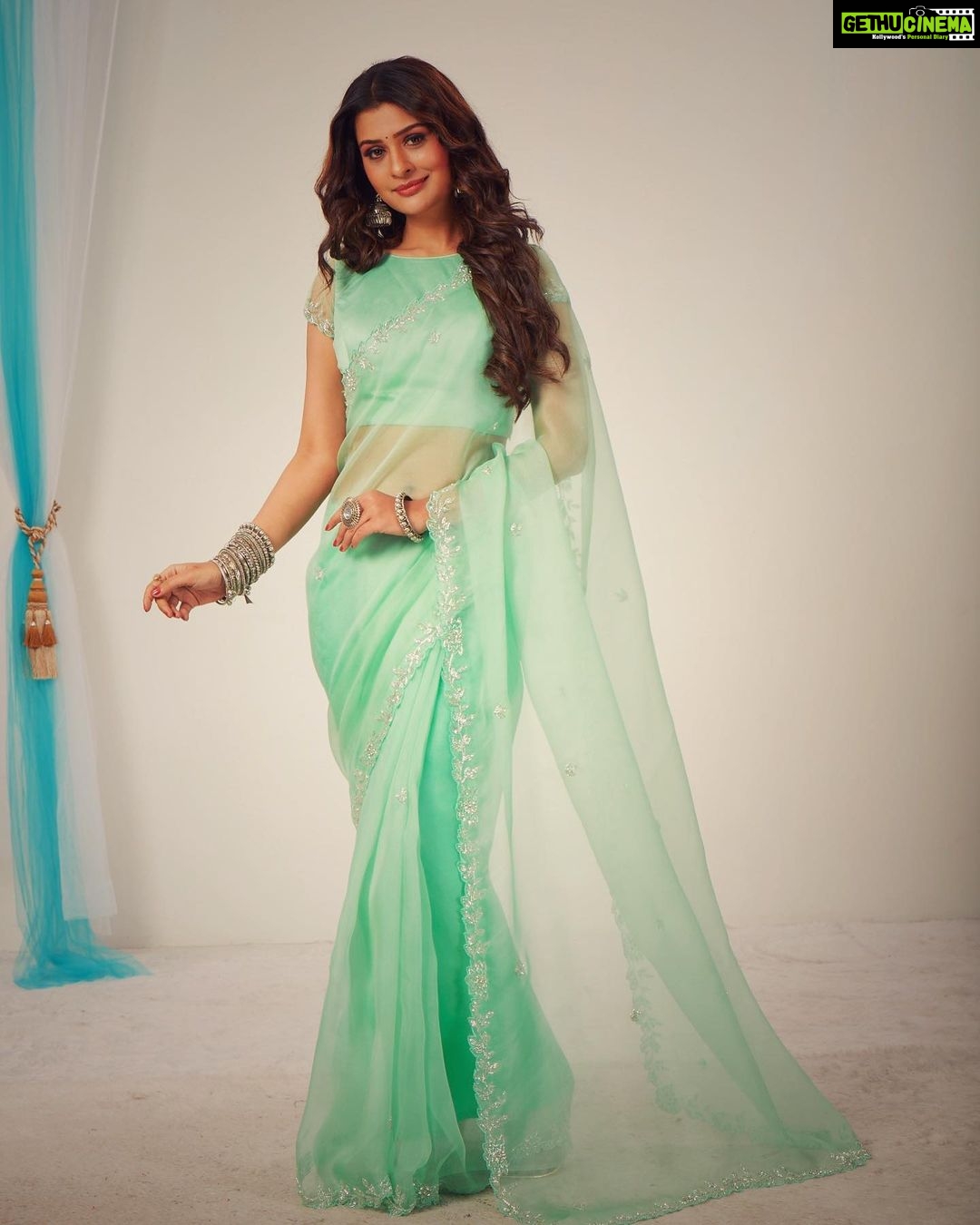 Payal Rajput Instagram - Thanks @dk_designerstudio for gorgeous organza saree with intricate handwork border paired with beautiful handmade blouse ... All saree lovers check out their page ππ»πΈ Wearing @dk_designerstudio π ββββββββββββ πΈ @swapan2935 Hair do @hairartistpoojagupta Mua @dineshshinde26