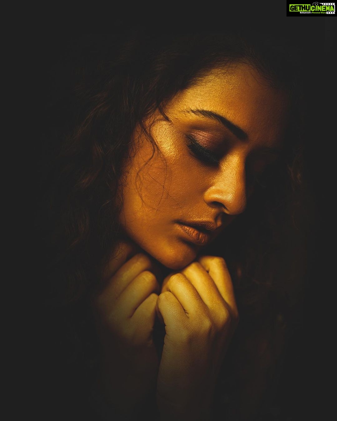 Payal Rajput Instagram - Follow your soul ... It knows the way .... ————————— This click 🖤 @ashishsom @manassompura 🖤 —————————— Hair & makeup -@vicharemeghna @ya.nikam