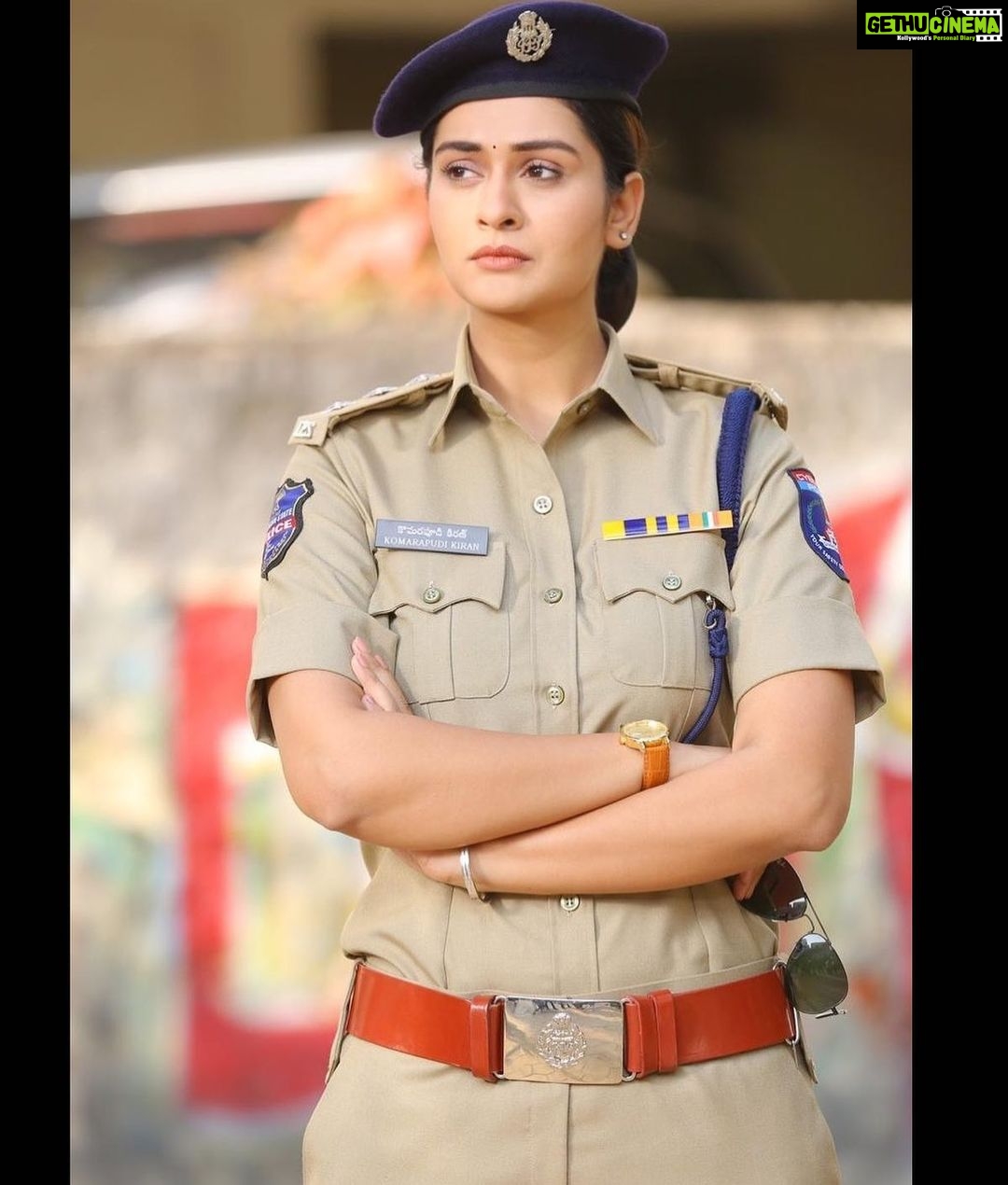 Payal Rajput Instagram - “You don’t have to play masculine to be a strong woman.” ————- A woman in any form shall be celebrated and honoured, be it, a sister or a wife or a mother or any other form. Wishing you a Happy Women’s Day! #trending #womensday #happywomensday 🏋️♀️🖤 P.s click from my upcoming movie 5W’s ✔️