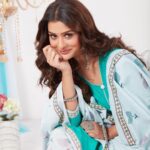 Payal Rajput Instagram - Let the Indian-ness show.... Rocking my ethnicity! 🍃 ——————- 📸 @swapan2935 👩🏼 @hairartistpoojagupta 💄 @dineshshinde26 Brand @balarfabrics1975 @reverie_creation
