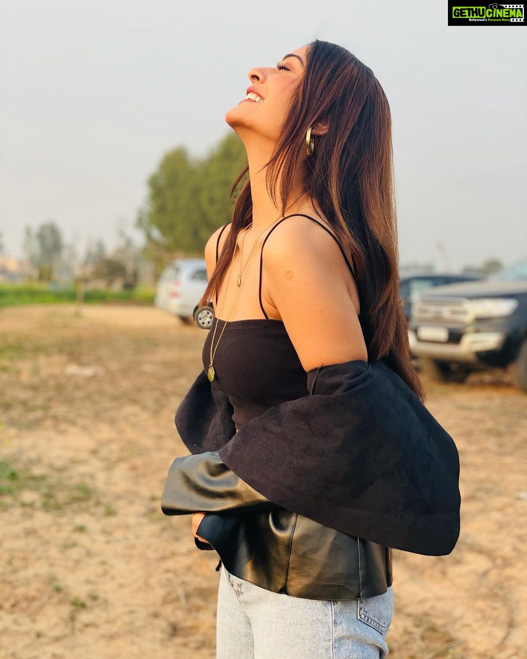 Payal Rajput Instagram - Slow down ..... And enjoy yourself a lil more 🌸 Chandigarh, India