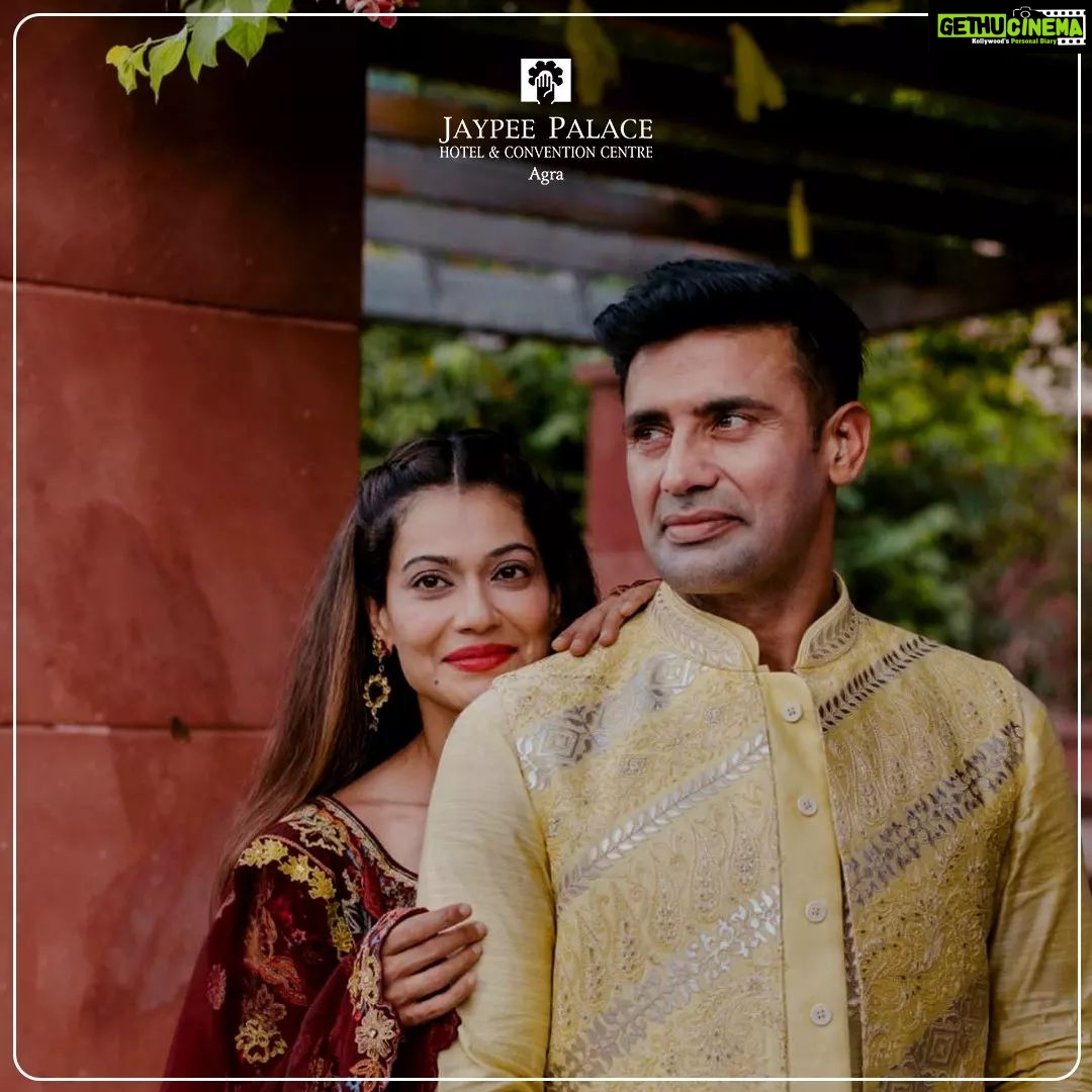 Payal Rohatgi Instagram - Nothing looks more beautiful than two beautiful people in love. Jaypee Palace Hotel & Convention Centre, Agra is delighted to be graced with such a stunning couple - Payal Rohatgi and Sangram Singh. Photo credits: @movieingmoments . . . . . . . #jaypeehotels #jaypee #payalsangram #wedding #weedingdiaries #destinationwedding #wedmegood #payalrohtagi #payalrohatgi #paayalrohatgi #sangramsingh #PayalKeSangram . . . . . . @scoopwhoop @wedmegood @popxo.wedding @missmalinibollywood @pinkvilla @pinkvillatelly @viralbhayani @theweddingbrigade
