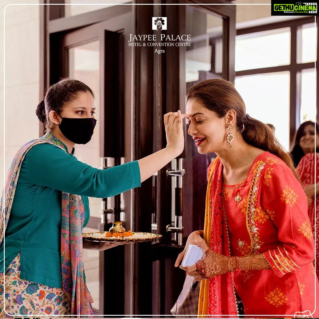 Payal Rohatgi Instagram - It was a proud moment to welcome the gorgeous Payal Rohatgi with her betrothed, to Jaypee Palace Hotel & Convention Centre, Agra. She truly does light up a space with her grace, poise and beauty, more so as a beautiful bride. We are honored to play host for the talented actresses' wedding and have made sure she and her guests want for nothing. We wish her & Mr. Sangram a glorious life ahead. . . . . . . . . #jaypeehotels #jaypee #payalsangram #wedding #weedingdiaries #destinationwedding #wedmegood #payalrohtagi #payalrohatgi #paayalrohatgi #sangramsingh #PayalKeSangram . . . . . . . @scoopwhoop @wedmegood @popxo.wedding @missmalinibollywood @pinkvilla @pinkvillatelly @viralbhayani @theweddingbrigade
