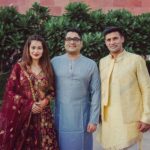 Payal Rohatgi Instagram - Family portraits #1 ❤️🔥 #wedding #love #family Jaypee Palace Agra