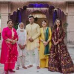 Payal Rohatgi Instagram - Family portraits #1 ❤️🔥 #wedding #love #family Jaypee Palace Agra