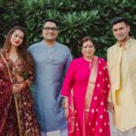 Payal Rohatgi Instagram - Family portraits #1 ❤️🔥 #wedding #love #family Jaypee Palace Agra