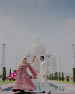 Payal Rohatgi Instagram - पाyal ke Sangराम 🙏❤️
.
.
.

📸 @movieingmoments 

Travel Partner : @holidaysbymaitri24 @mvtsindia 

Outfit : @asopalav 
@_risaoffical @house_of_risa_ 
@wfivecommunication 

Jewellery : @multanijewellersofficial 

Mua : @makeup_storiesshagunjuneja 

Wedding Ideation : @anupma543 

#PayalKeSangRam
#PaRam
#SangramSingh
#PayalRohatgi
#tajmahal