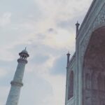 Payal Rohatgi Instagram – A day at The Taj Mahal. What a beauty 🤩 #reels #reelkarofeelkaro #reelsinstagram #viralreels #tajmahal
